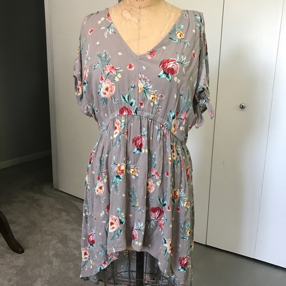 NWT Torrid Taupe Cold Shoulder Hi-Lo Tunic - Picture 5 of 7